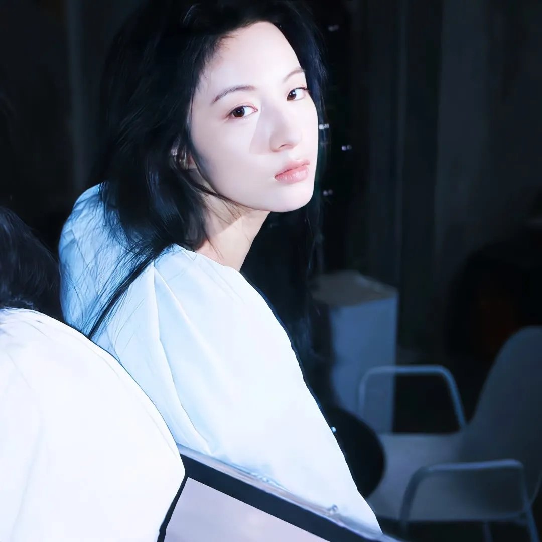 左边最后那栋房子
